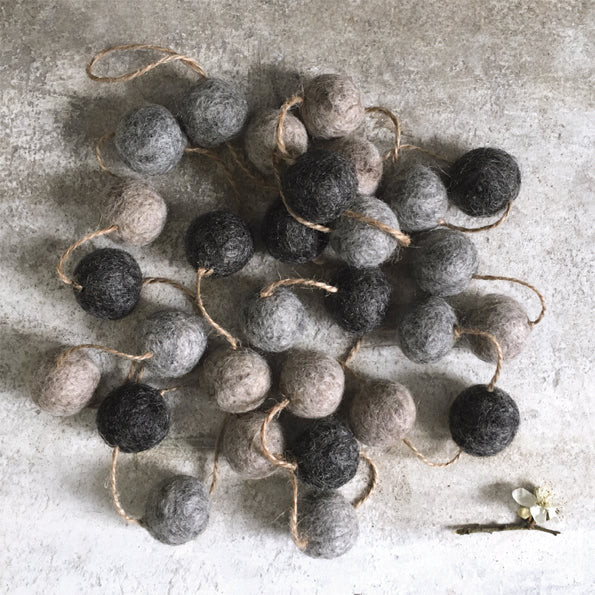 East of India Felt Pompom Garland - Natural wool colours