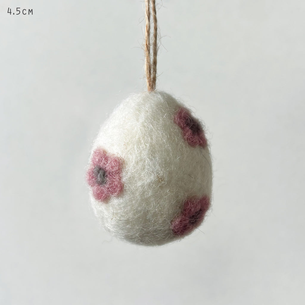 East of India Felted Daisy Easter Egg - Pink