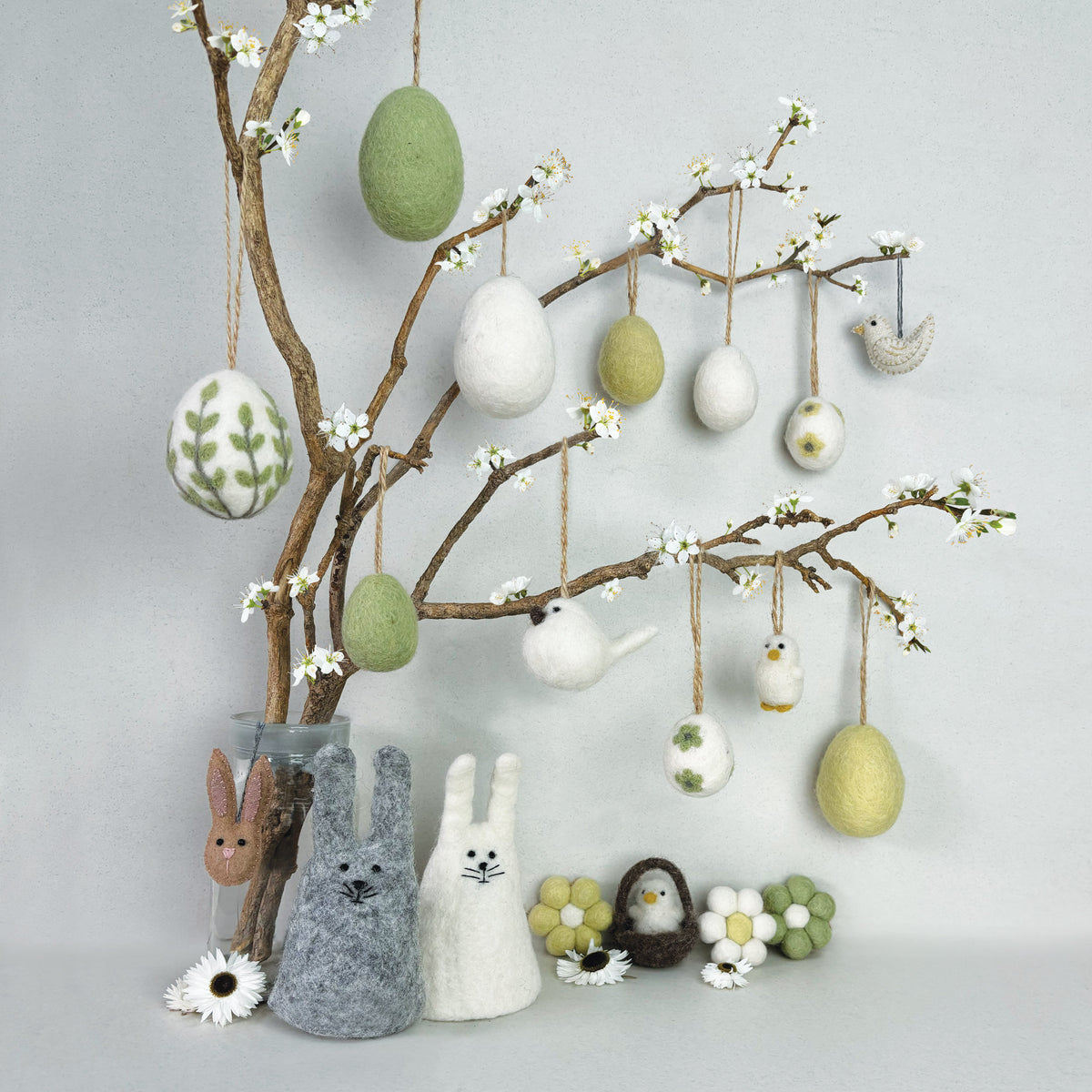 East of India Floral Felt Easter Egg - Green