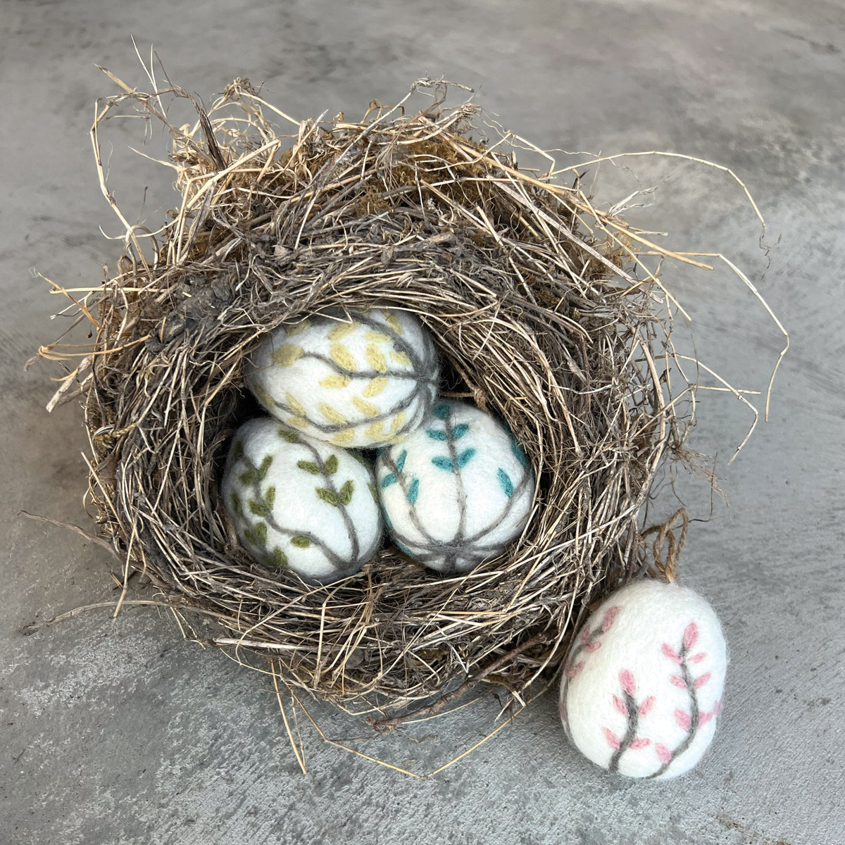 East of India Floral Felt Easter Egg - Green