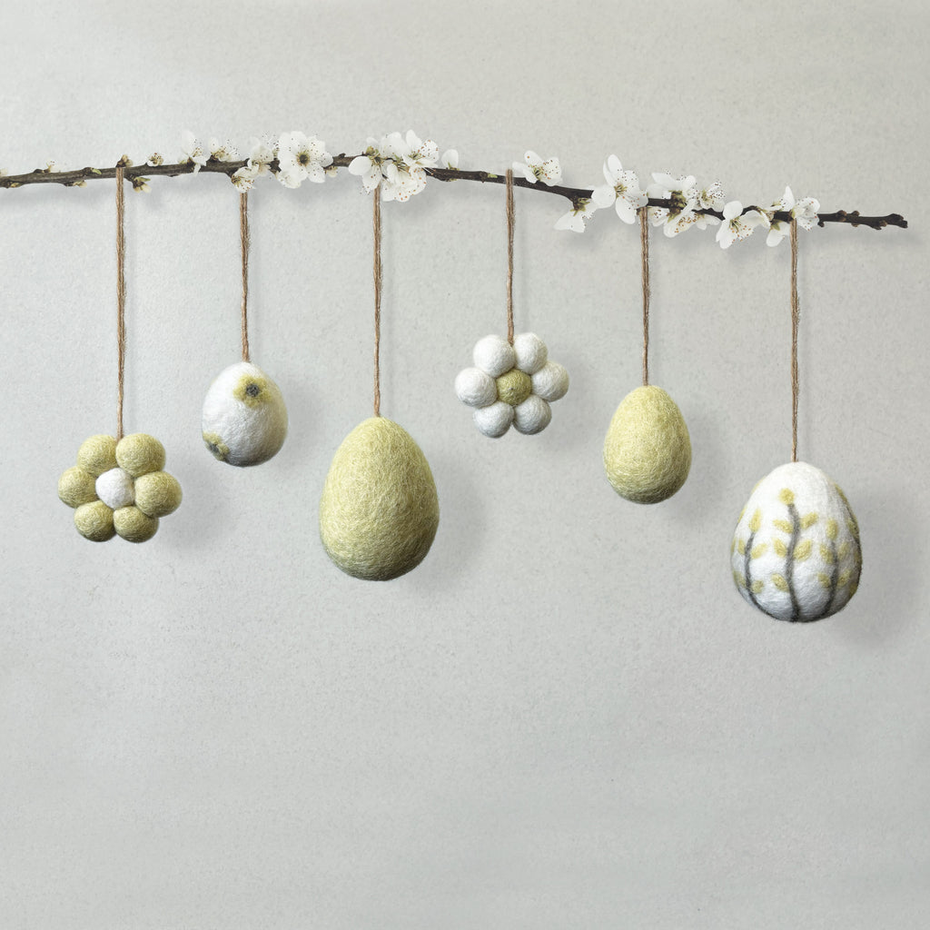 East of India Small Felt Daisy Hanging Decoration - Cream