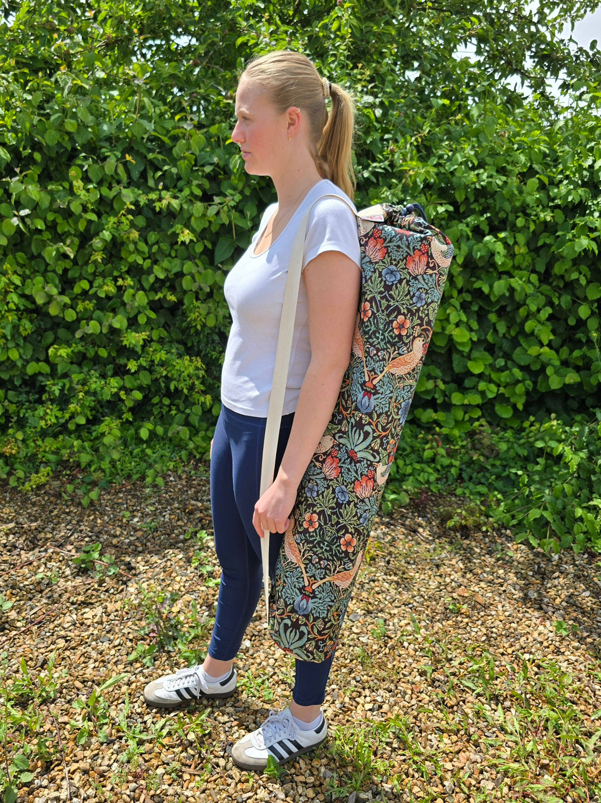 Tapestry Yoga & Pilates Mat Bag - Strawberry Thief Navy