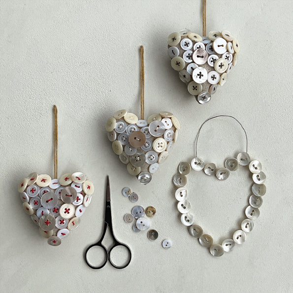 East of India Linen Button Hanging Heart - Cream