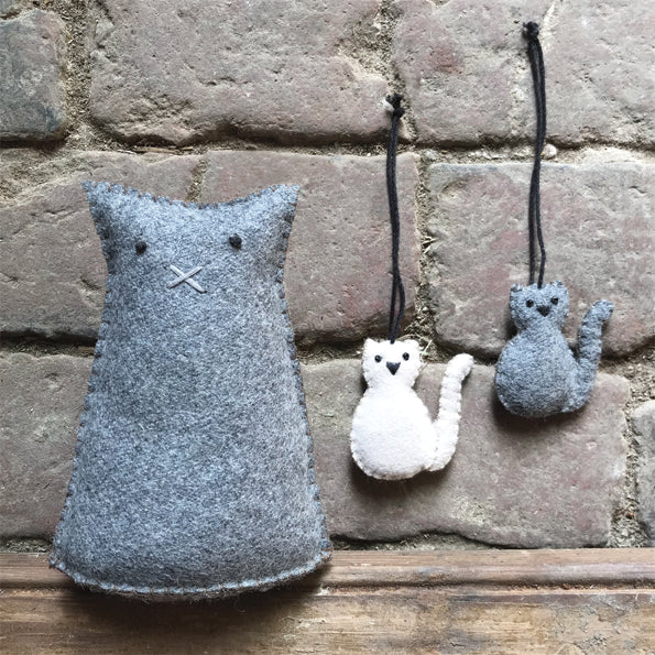 East of India Felt Hanging Cat Decoration - Grey