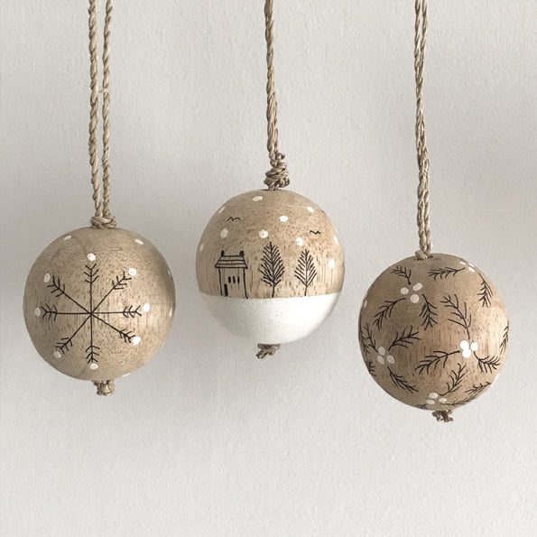 East of India Wooden Bauble - Snowflakes