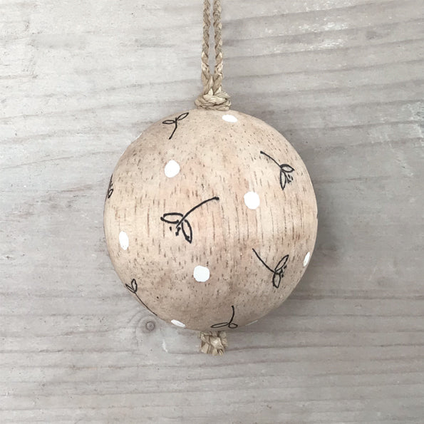East of India Wooden Bauble - Mistletoe Sprigs