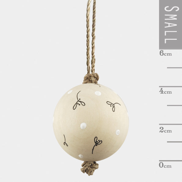 East of India Wooden Bauble - Mistletoe Sprigs