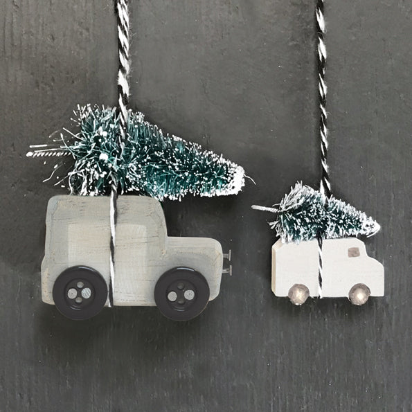 East of India Small Hanging Wooden Van Decoration with Tree on Roof