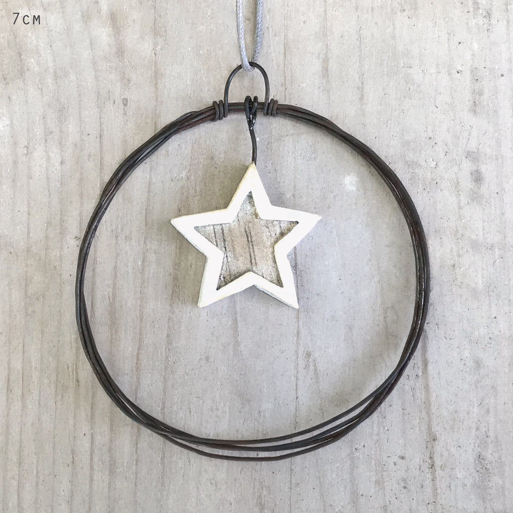 East of India Small Rusty Wire Wreath - Star