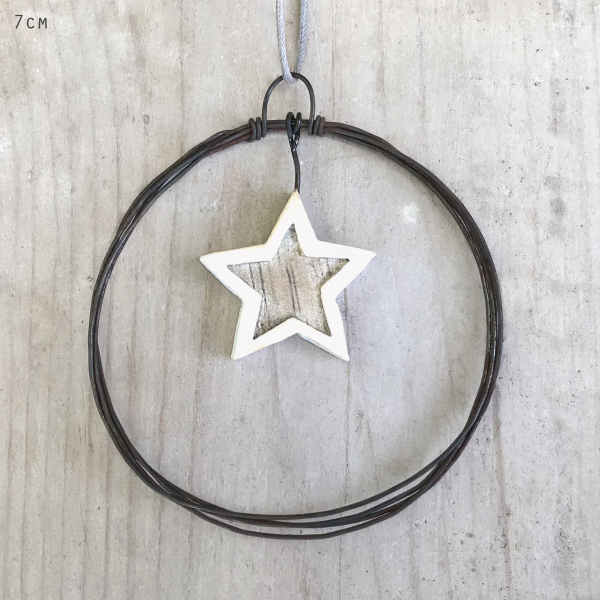 East of India Small Rusty Wire Wreath - Star