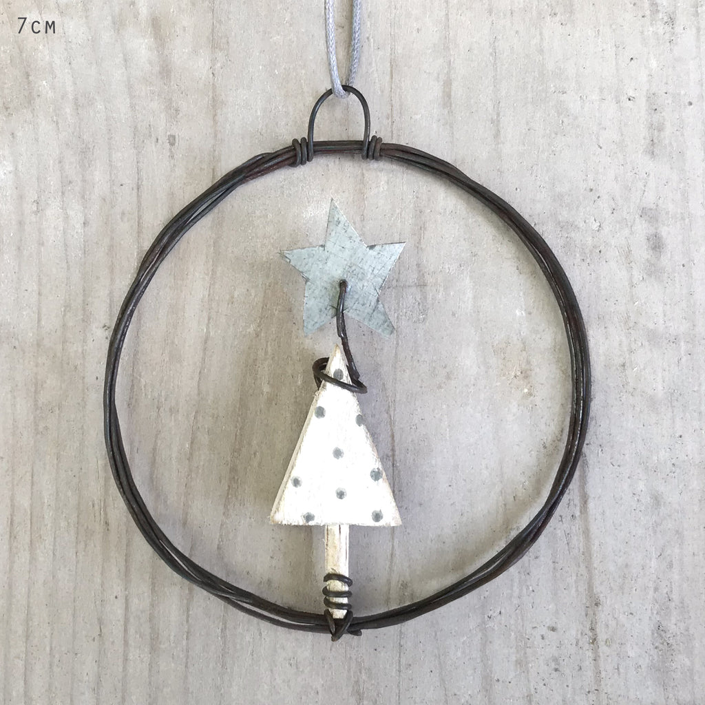 East of India Small Rusty Wire Wreath - Christmas Tree