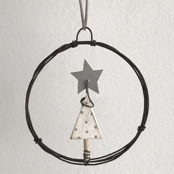 East of India Small Rusty Wire Wreath - Christmas Tree