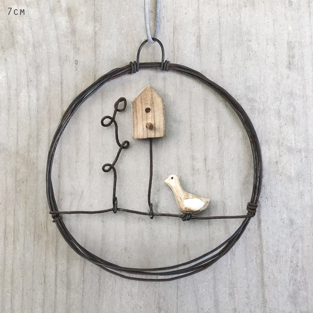 East of India Small Rusty Wire Wreath - Bird House