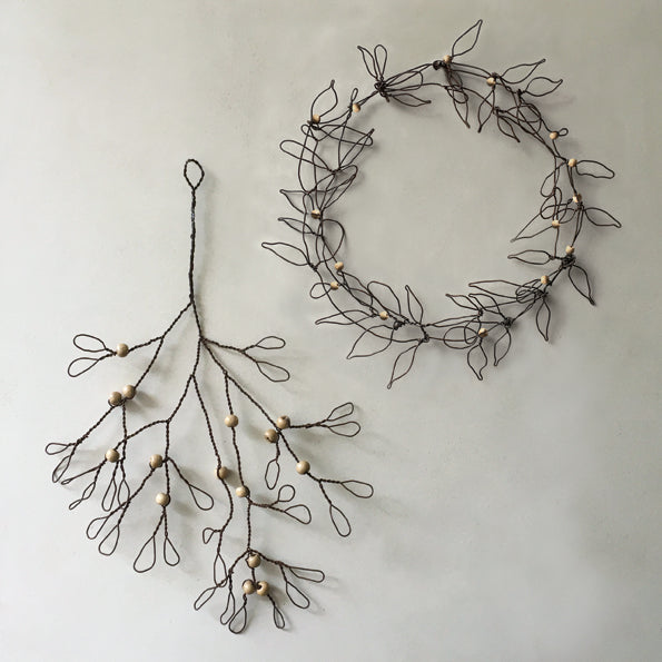 East of India Wire Wreath with Berries