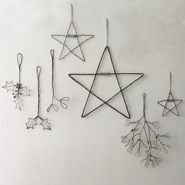 East of India Wire Hanging Holly Decoration