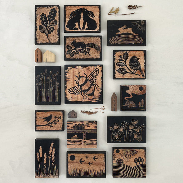 East of India Wooden Block - Robin & rosehip