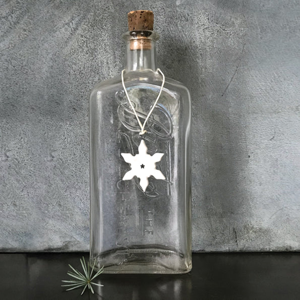 East of India Porcelain Hanging Christmas Decoration - Small snowflake