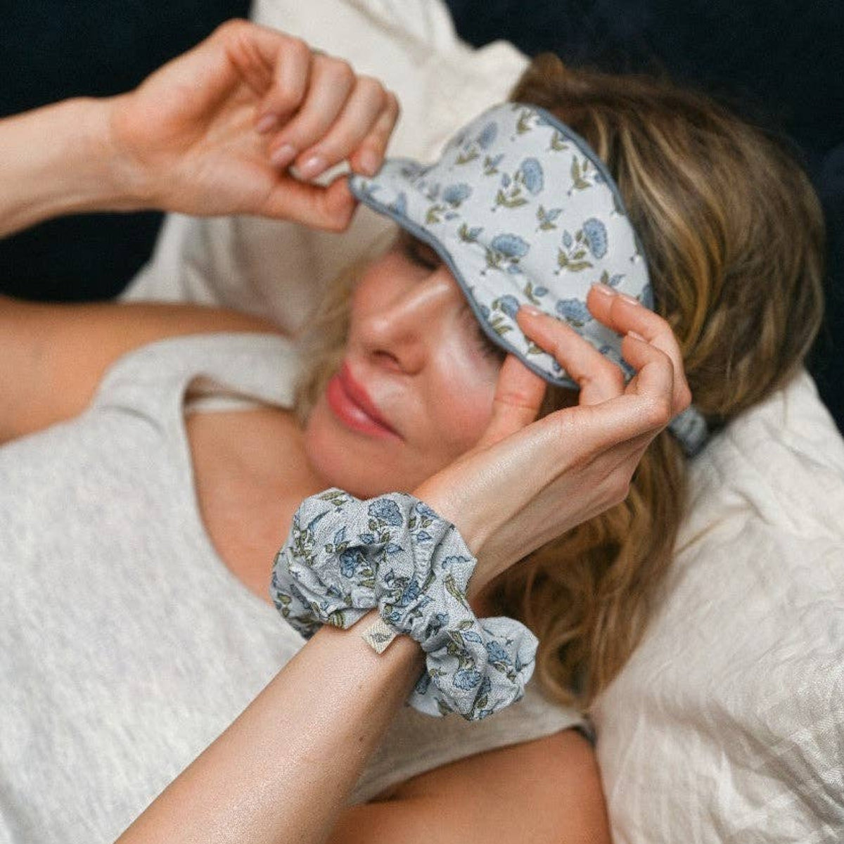 Block Printed Eye Mask & Scrunchie Set - Ditsy Floral Blue