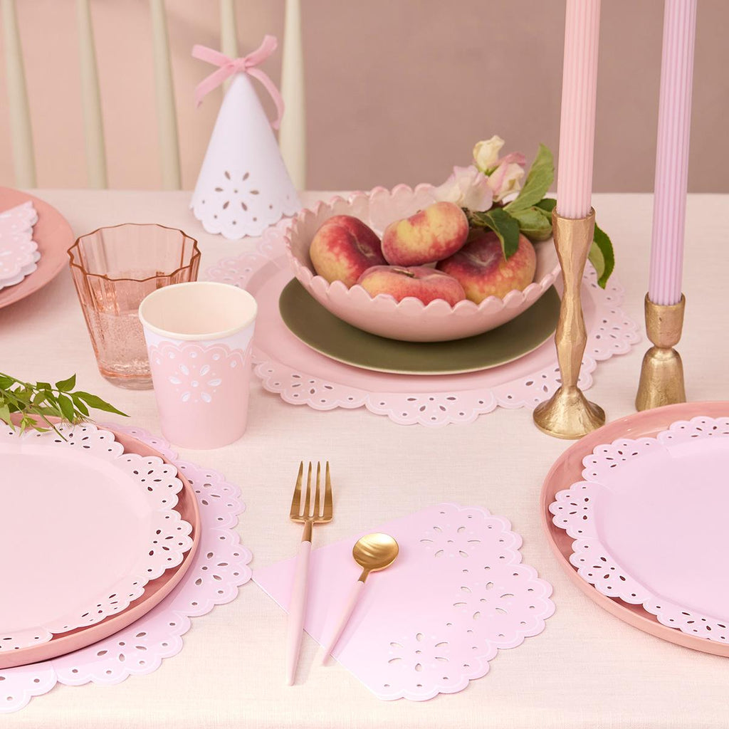 Broderie Anglaise Lace Party Cups x 8 | Meri Meri party cups Broderie Anglaise Lace Party Cups x 8