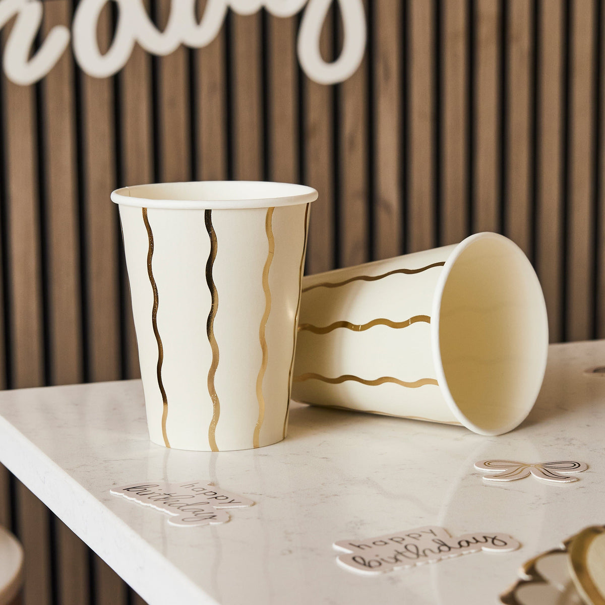 Champagne & Gold Wavy Party Cups x 8 Disposable Cups Champagne & Gold Wavy Party Cups x 8