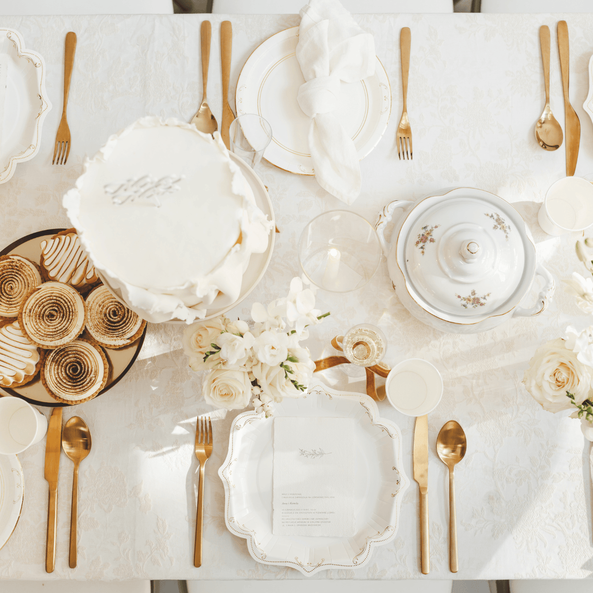 Cream Floral Lace Style Table Runner - Lace Tablescapes tablecover Cream Floral Lace Style Table Runner