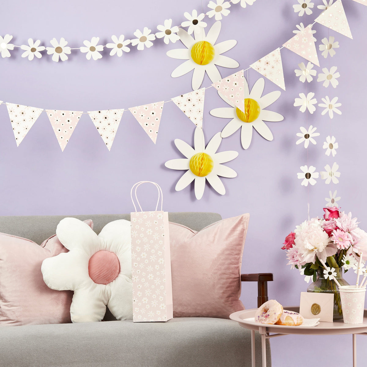 Daisy Hanging Honeycomb Decorations x 3 - Daisy Party Decorations Hanging Decoration Daisy Hanging Honeycomb Decorations x 3