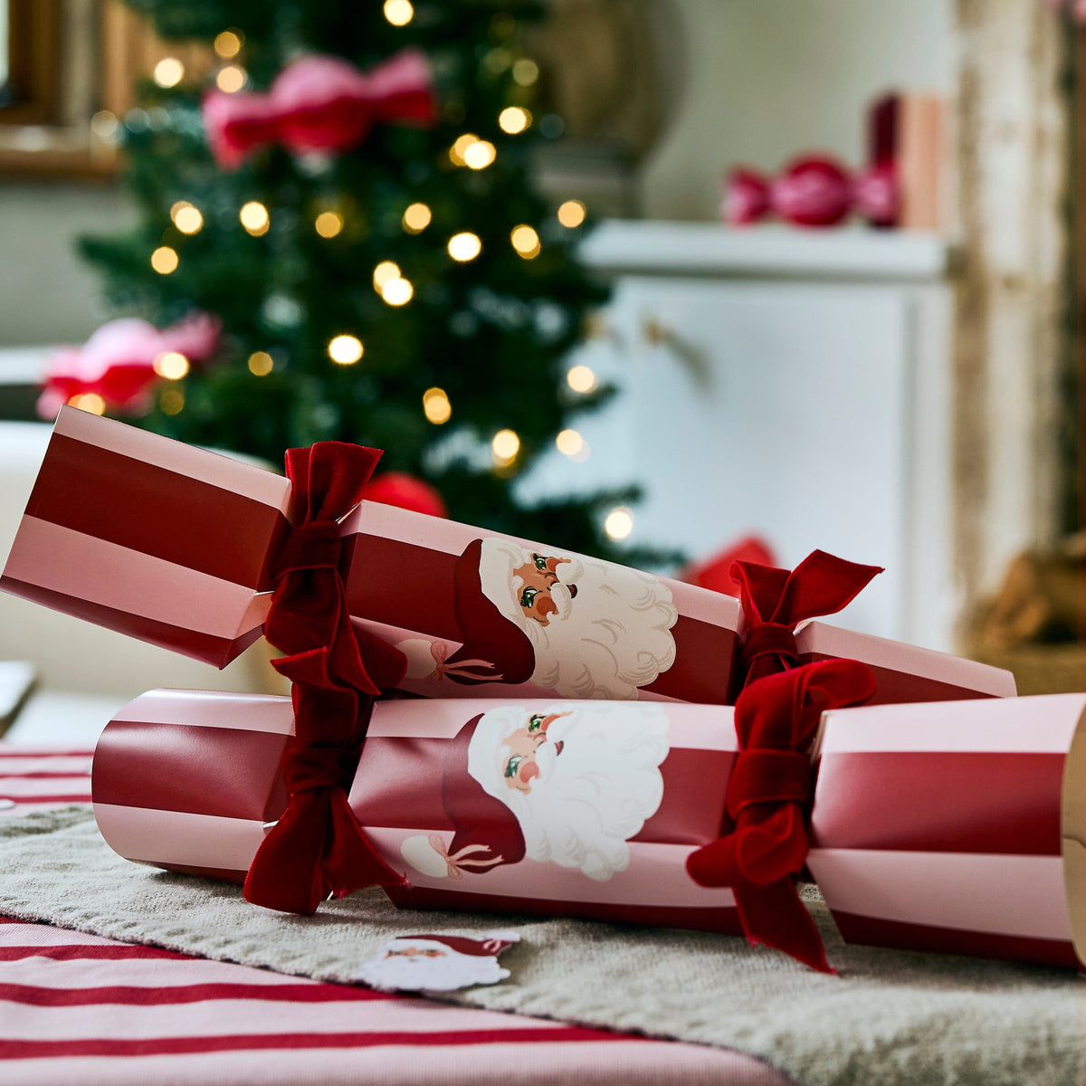 DIY Santa Crackers With Velvet Ribbon - Pack of 6 christmas crackers DIY Santa Crackers With Velvet Ribbon - Pack of 6