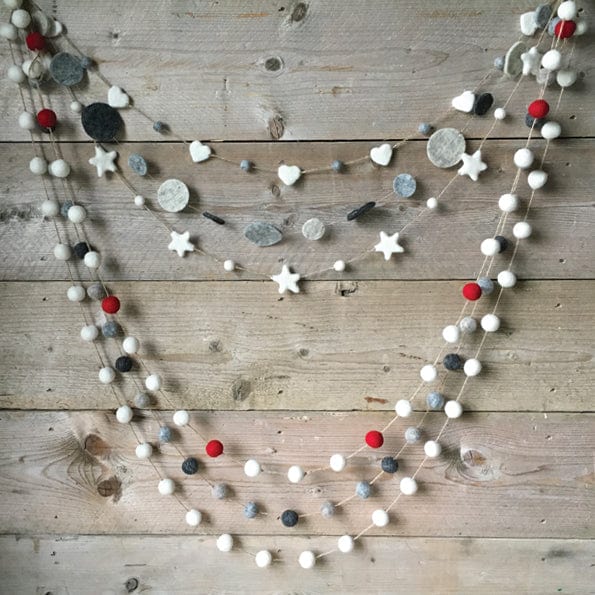 East of India Felt Pompom Garland - Red & White - Christmas Decorations Wreaths & Garlands East of India Felt Pompom Garland - Red & White
