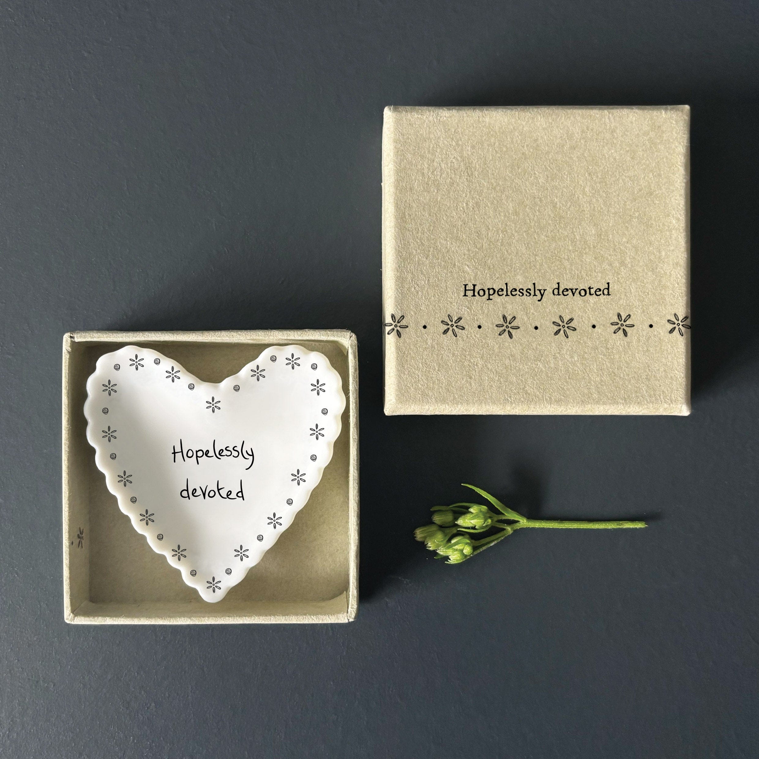 East of India Small Scallop Heart Dish – Hopelessly devoted ring dish East of India Small Scallop Heart Dish – Hopelessly devoted