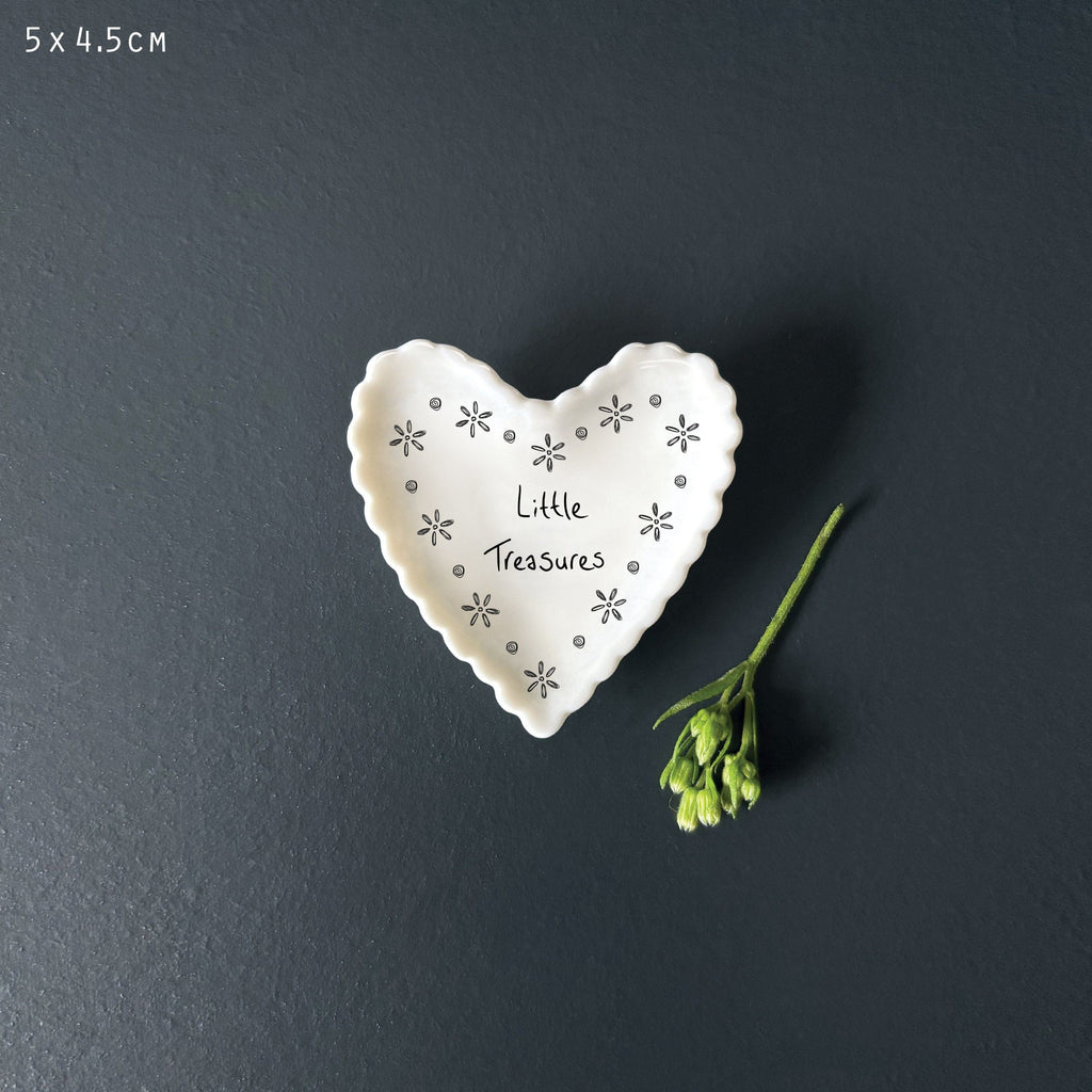 East of India Small Scallop Heart Dish – Little treasures ring dish East of India Small Scallop Heart Dish – Little treasures
