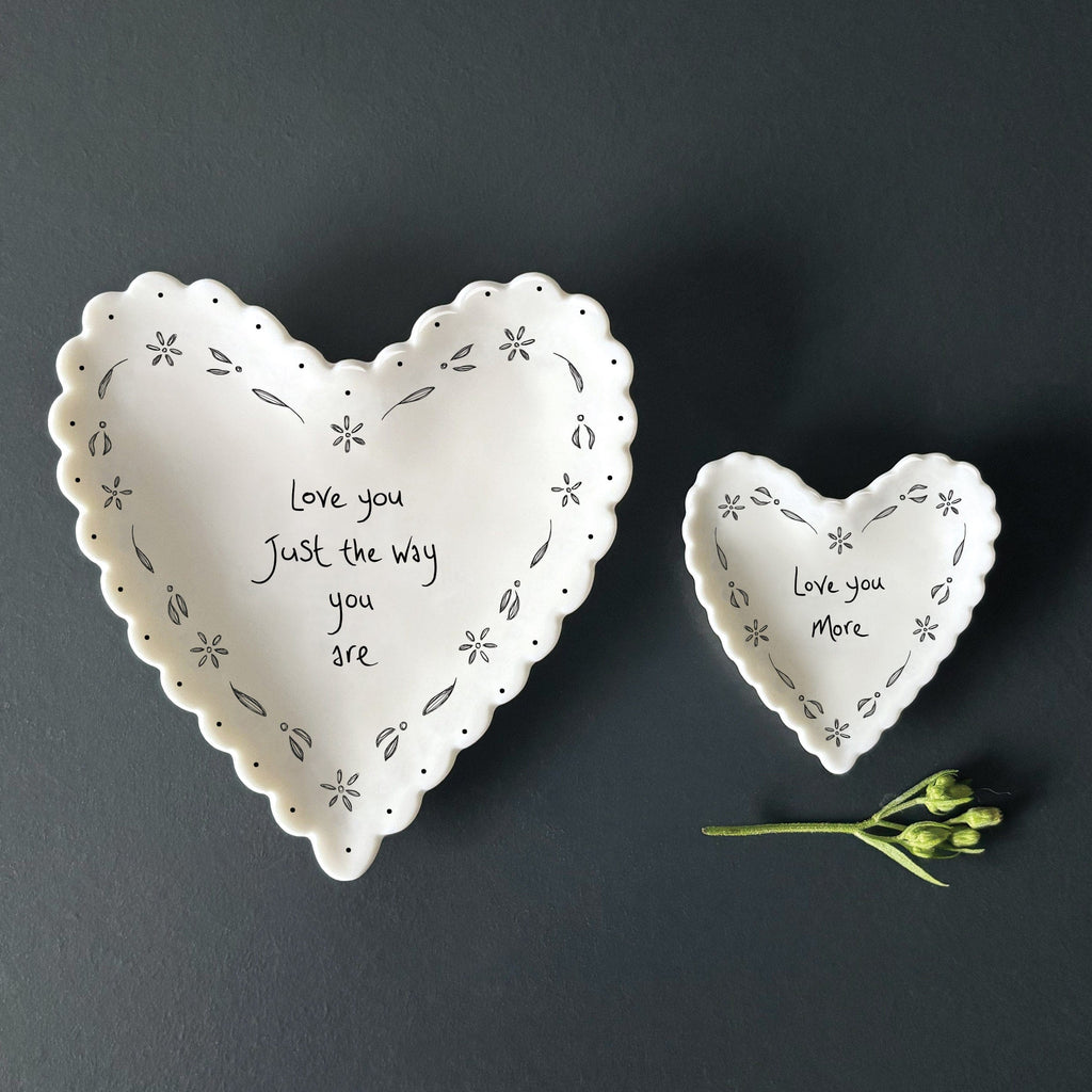 East of India Small Scallop Heart Dish – Love you more ring dish East of India Small Scallop Heart Dish – Love you more