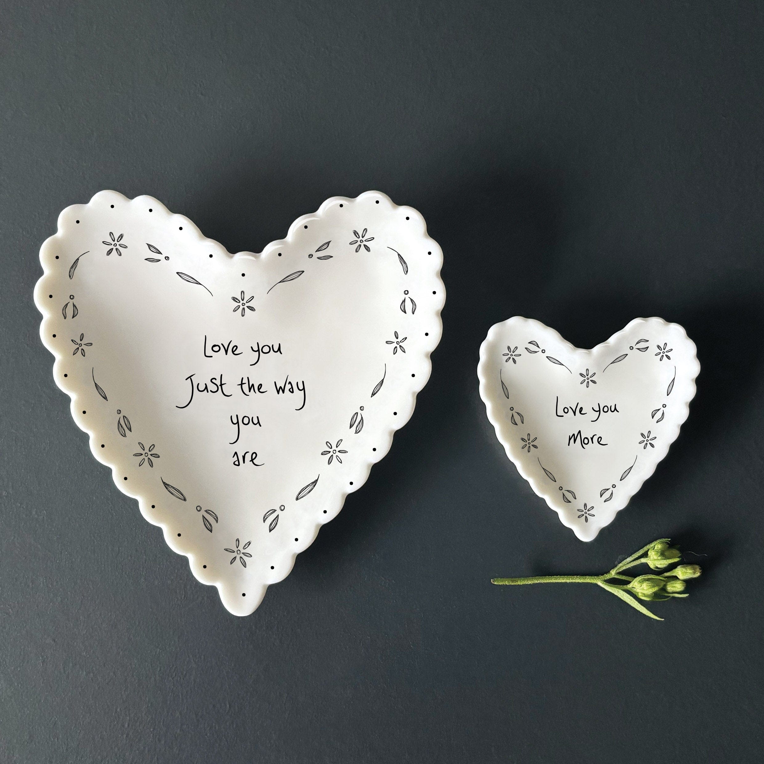 East of India Small Scallop Heart Dish – Love you more ring dish East of India Small Scallop Heart Dish – Love you more