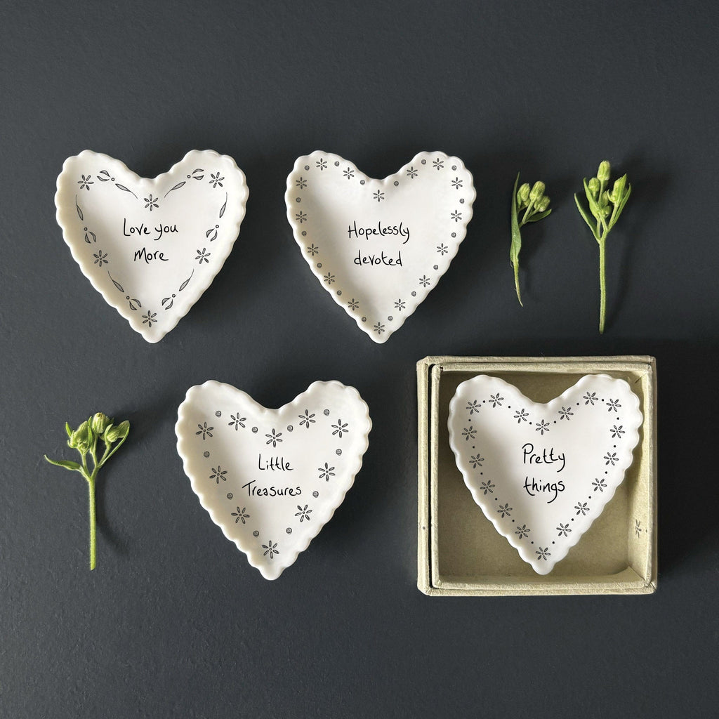 East of India Small Scallop Heart Dish – Love you more ring dish East of India Small Scallop Heart Dish – Love you more