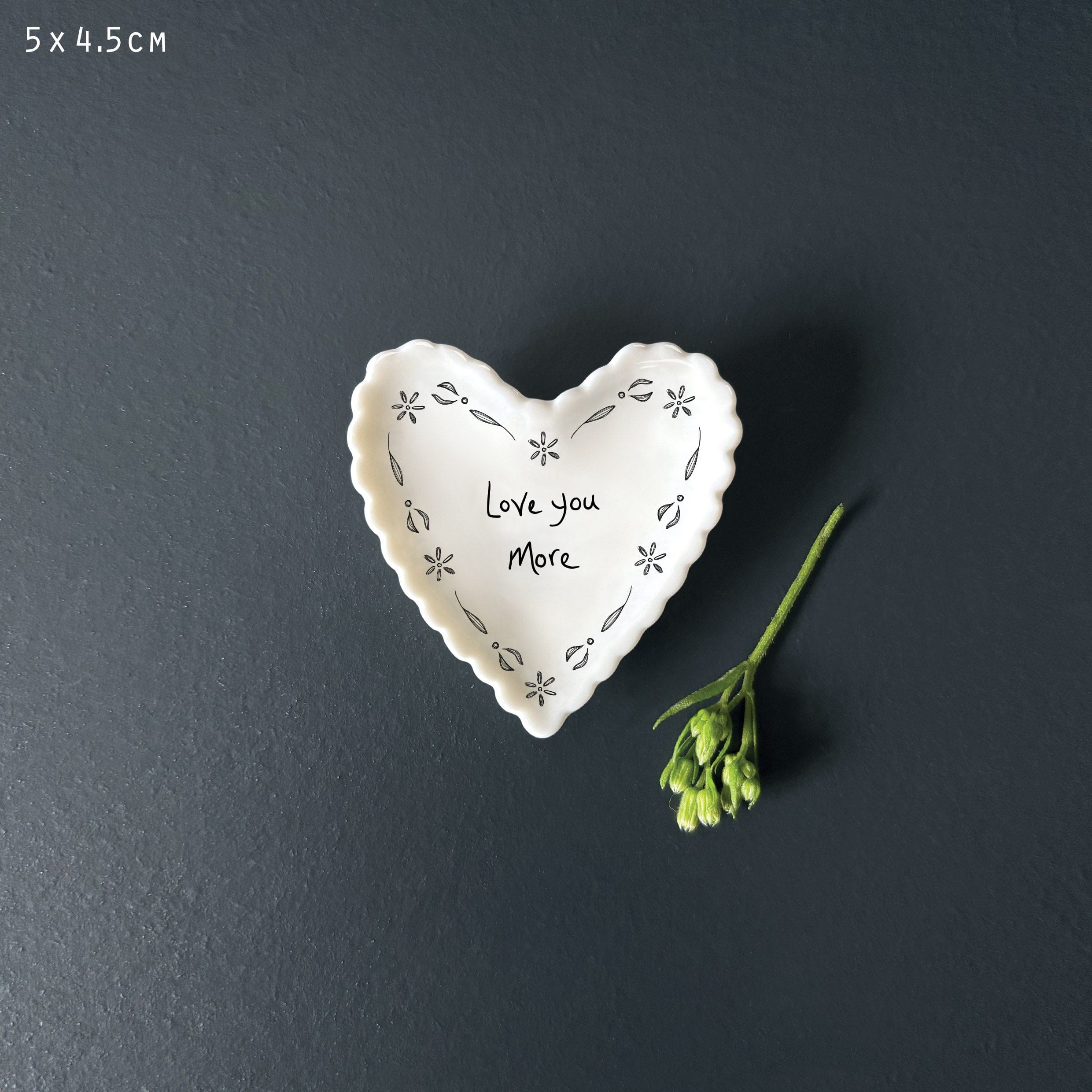 East of India Small Scallop Heart Dish – Love you more ring dish East of India Small Scallop Heart Dish – Love you more