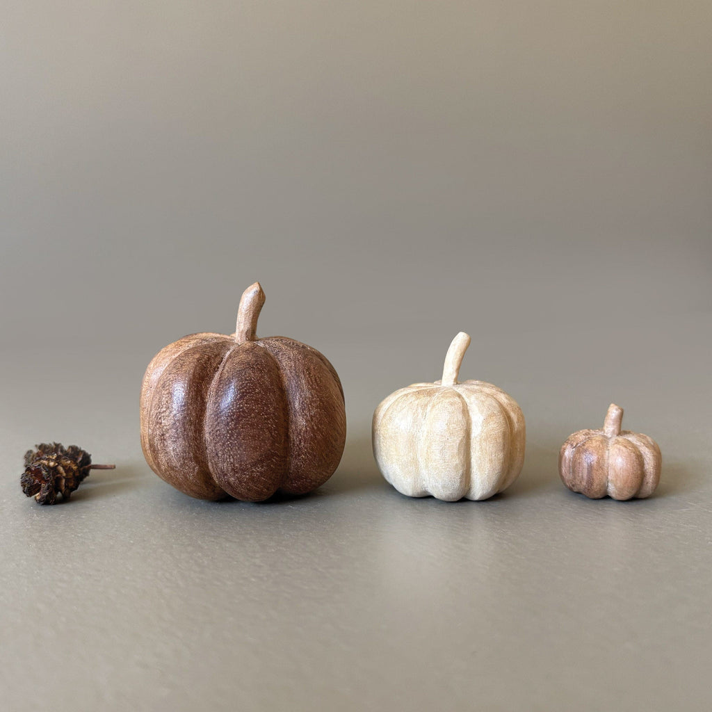 East of India Wooden Pumpkin - Small ornament East of India Wooden Pumpkin - Small