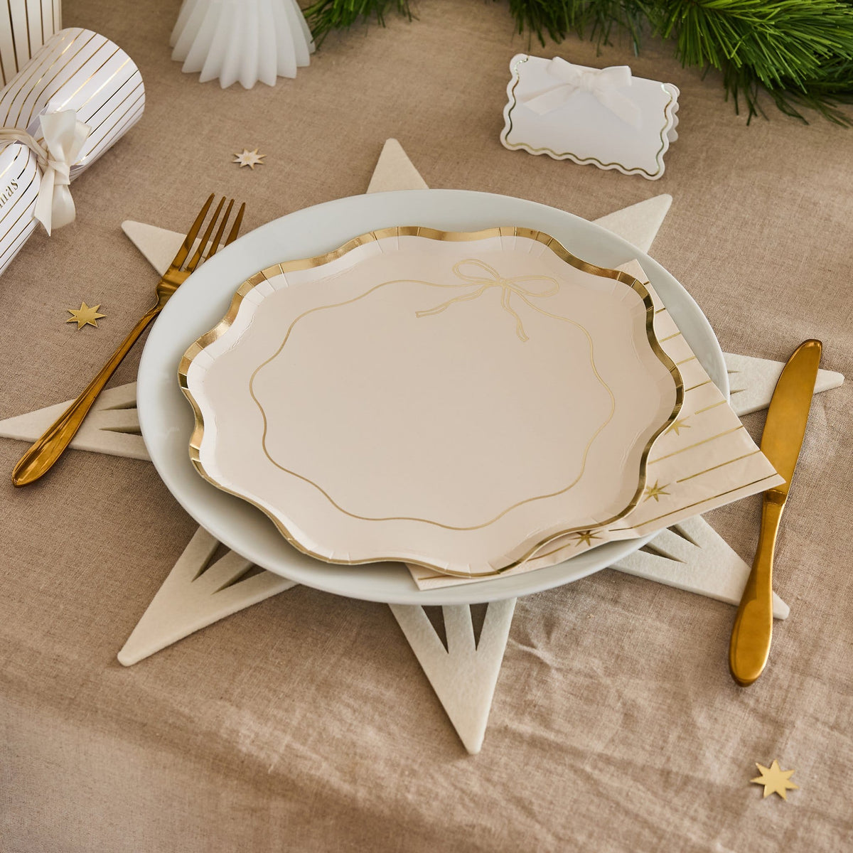Gold & White Wavy Edge Bow Paper Party Plates x 8 | Hootyballoo Disposable Plates Gold & White Wavy Edge Bow Paper Party Plates x 8