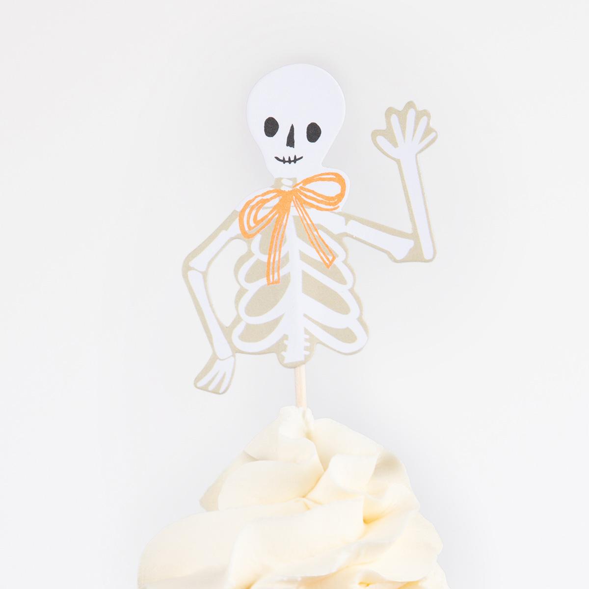 It's Halloween! Cupcake Kit x 24 Toppers | Meri Meri Halloween Party Cake Decorating Supplies It's Halloween! Cupcake Kit x 24 Toppers