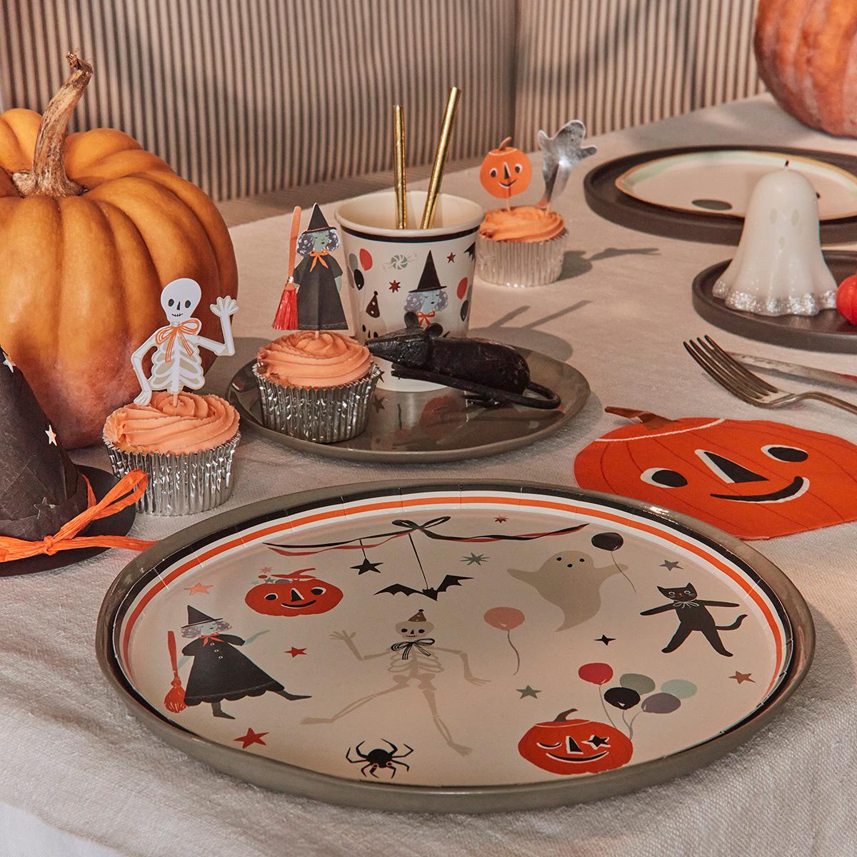 It's Halloween! Dinner Party Plates x 8 | Meri Meri Halloween Table party plates It's Halloween! Dinner Party Plates x 8