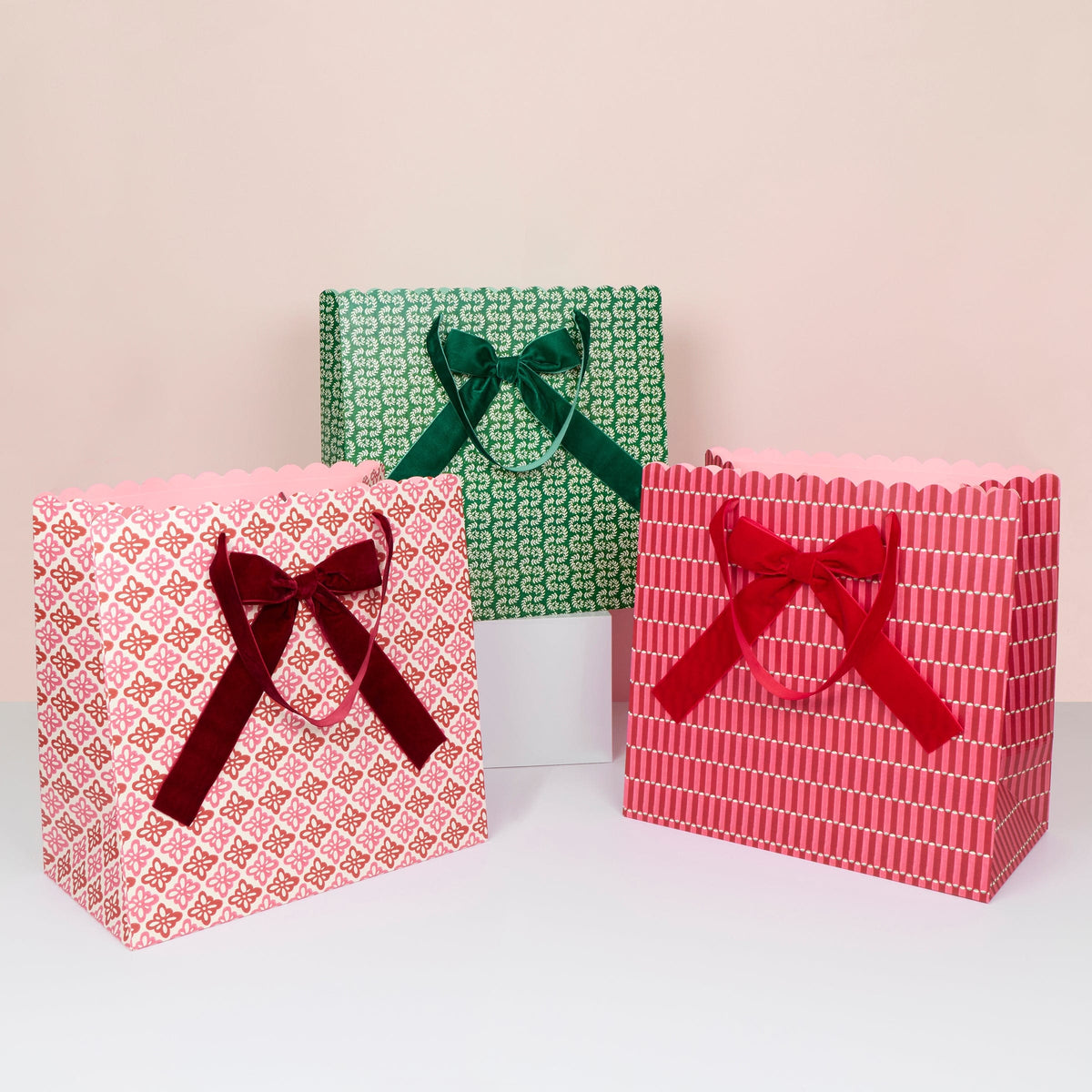 Meri Meri x Molly Mahon Large Christmas Gift Bags x 3 | Meri Meri Christmas Gift Bags Gift Bags Meri Meri x Molly Mahon Large Christmas Gift Bags x 3