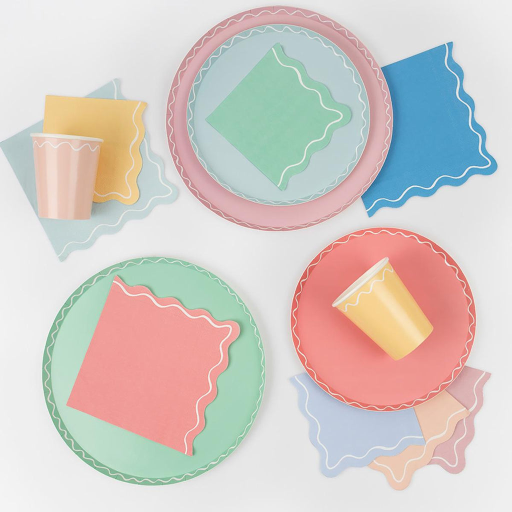 Mixed Wavy Line Dinner Party Plates x 8 | Meri Meri party plates Mixed Wavy Line Dinner Party Plates x 8